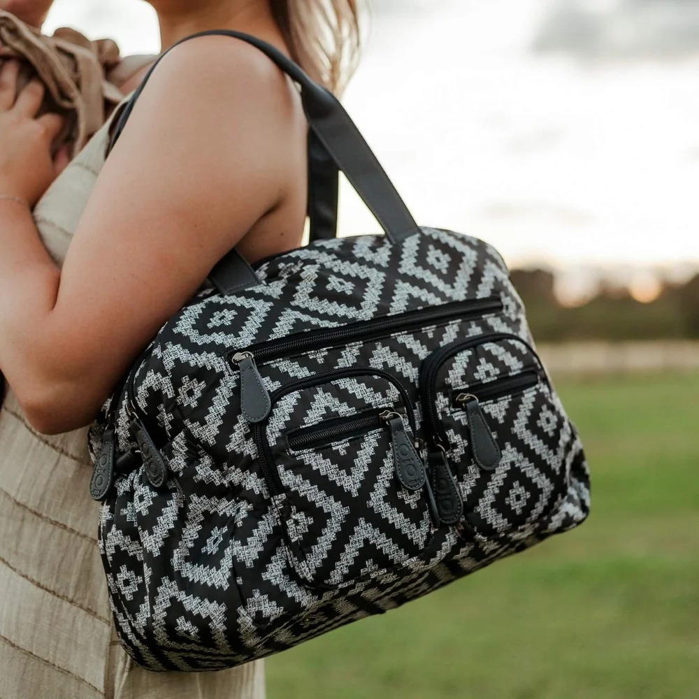 OiOi Multi Zip Pocket Carryall Baby Diaper Bag Black Aztec